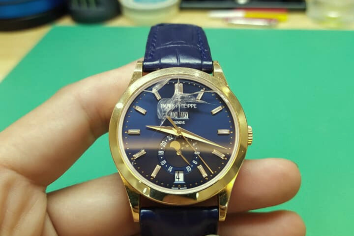 patek philippe vỡ kính
